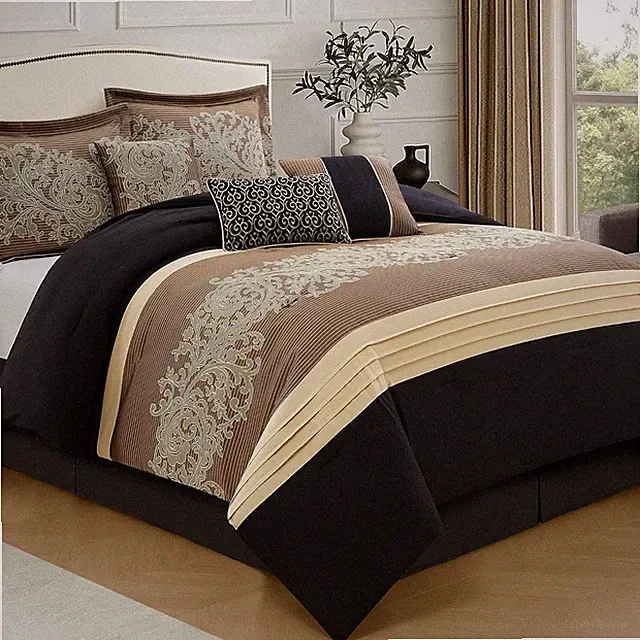 Luxurious Black Gold 7-Piece Queen Comforter Set with Decorative Pillows