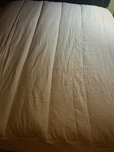 Pre-Owned White Padded Quilted 78” x 75” King Size Mattress Topper Deep Pockets